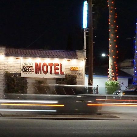 Route 66 Motel - Rialto Bagian luar foto