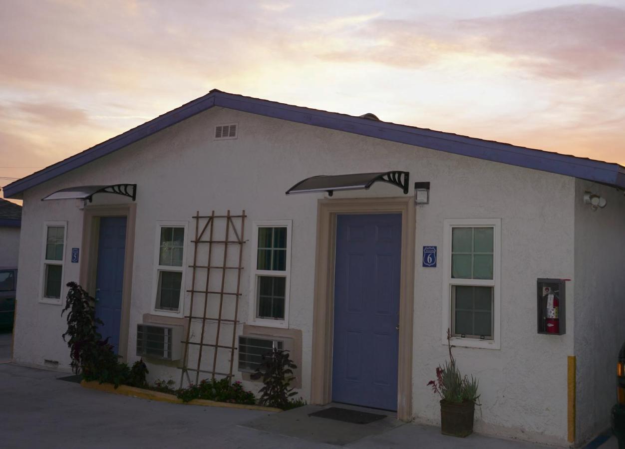 Route 66 Motel - Rialto Bagian luar foto