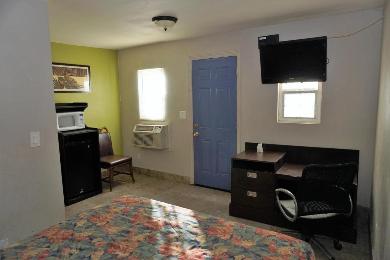 Route 66 Motel - Rialto Bagian luar foto